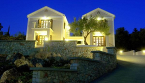 Отель Adastra Ithaca Luxury Suites  Итаки